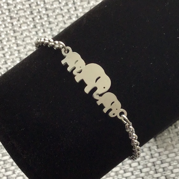 Elephant Bracelet - Picture 1 of 8